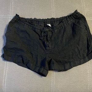 Old Navy size 10 women’s shorts.